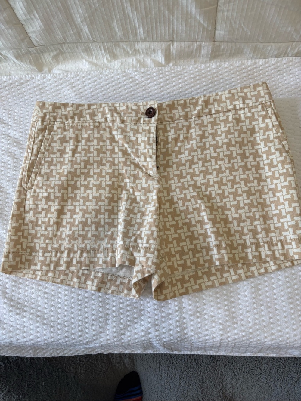 LOFT Tan and White Patterned Shorts
